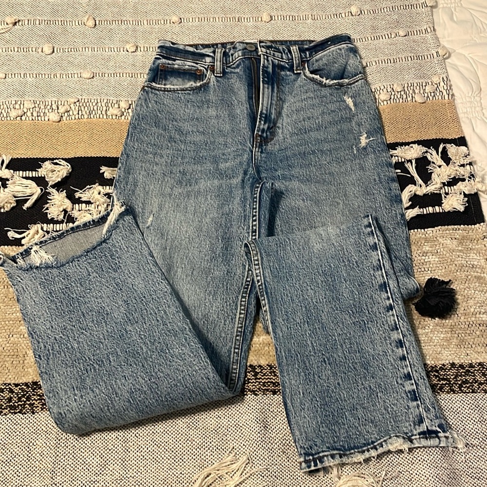 Abercrombie 90s Straight Ultra High Rise